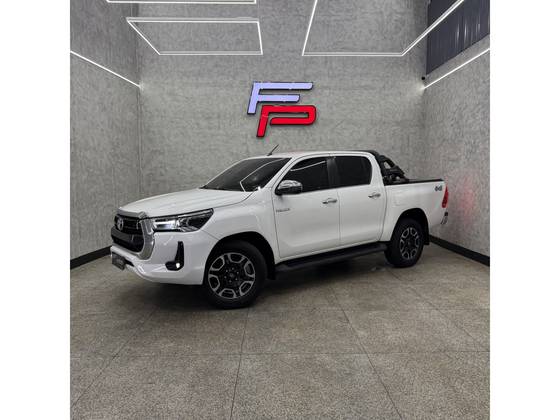 TOYOTA HILUX 2.8 SRX 4X4 CD 16V DIESEL 4P AUTOMÁTICO